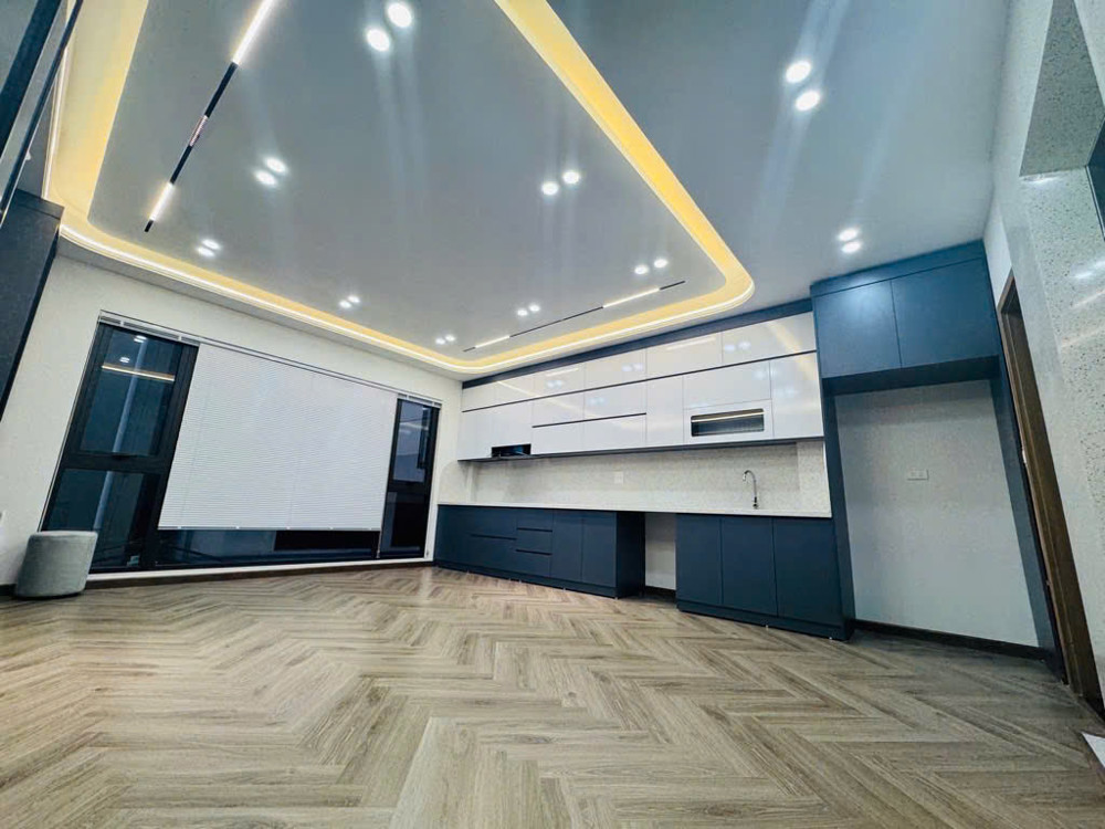 BÁN NHÀ NGÔ GIA TỰ, LONG BIÊN-OTO ĐỖ CỔNG-THANG MÁY-42M-NHỈNH 7 TỶ(TL)