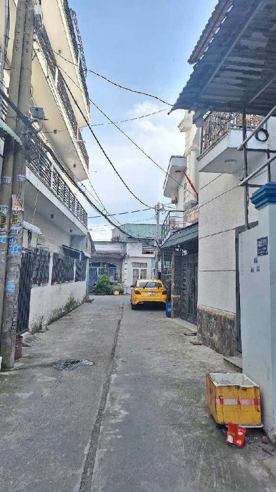 Bán nhà HXH Huỳnh Thị Hai,P Tch  Q.12, 4x27m, 3 tầng, 4PN, SHR, 5.3 tỷ