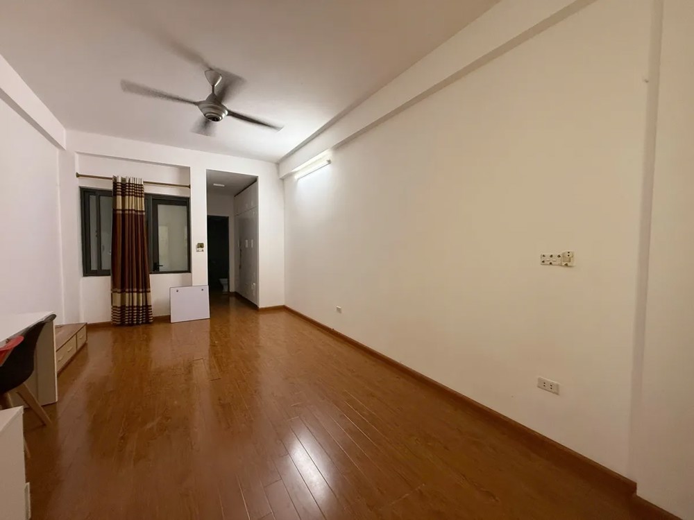 BÁN NHÀ RIÊNG Phố Ngọc Lâm 40 m2 X 4 Tầng  9.8 tỷ Long Biên Hà Nội