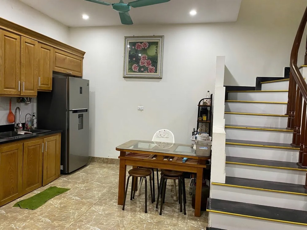 BÁN NHÀ RIÊNG Phố Gia Quất 55m2 X 4 Tầng ,MT 8m, 9.15 Tỷ Long Biên Hà Nội