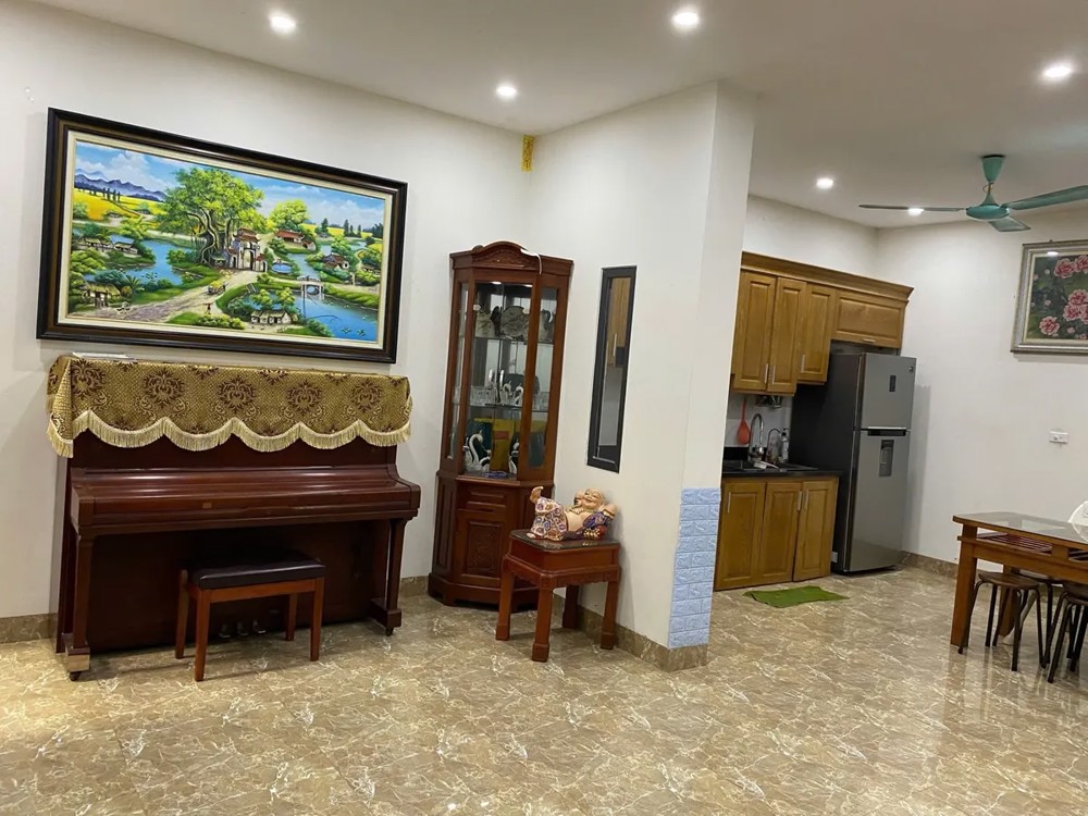 BÁN NHÀ RIÊNG Phố Gia Quất 55m2 X 4 Tầng ,MT 8m, 9.15 Tỷ Long Biên Hà Nội
