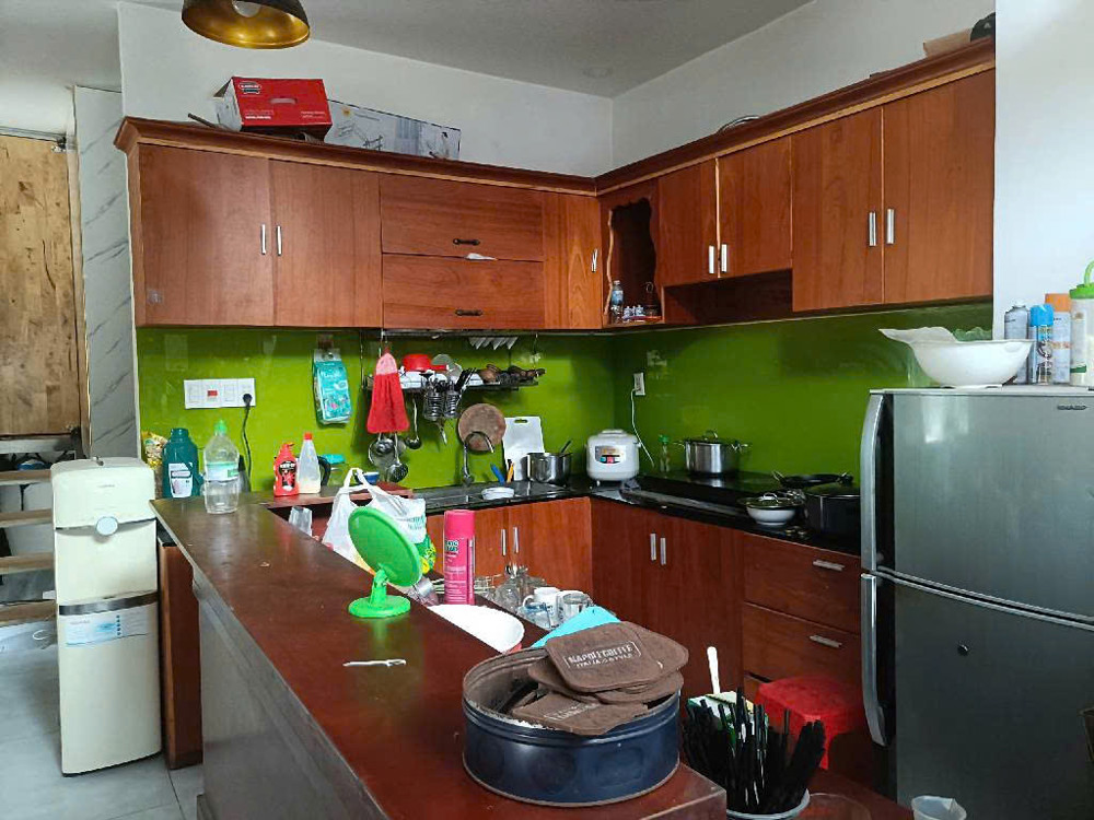 Căn nhà góc 2 mặt tiền kinh doanh - Đường 8m , KDC đông đúc, nhà mới đẹp, sổ đã hoàn công