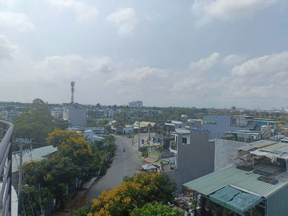 Nhà góc 2 mặt tiền kinh doanh – gần khu đô thị Đông Tăng Long, sổ sẵn sang tên