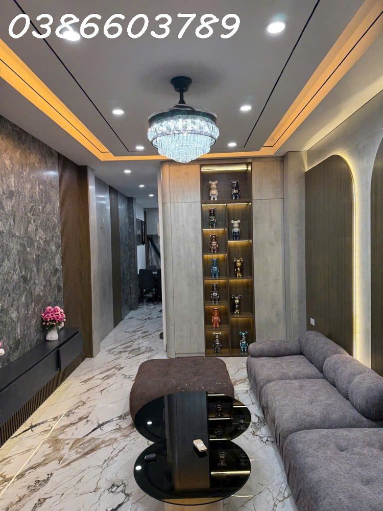 39m² – Mặt tiền 3.1m – Giá 6.4 Tỷ – Nhà Đẹp Dân Xây, Ngõ Thông, Ô Tô Đỗ Cửa – Ngọc Thụy, Long Biên
