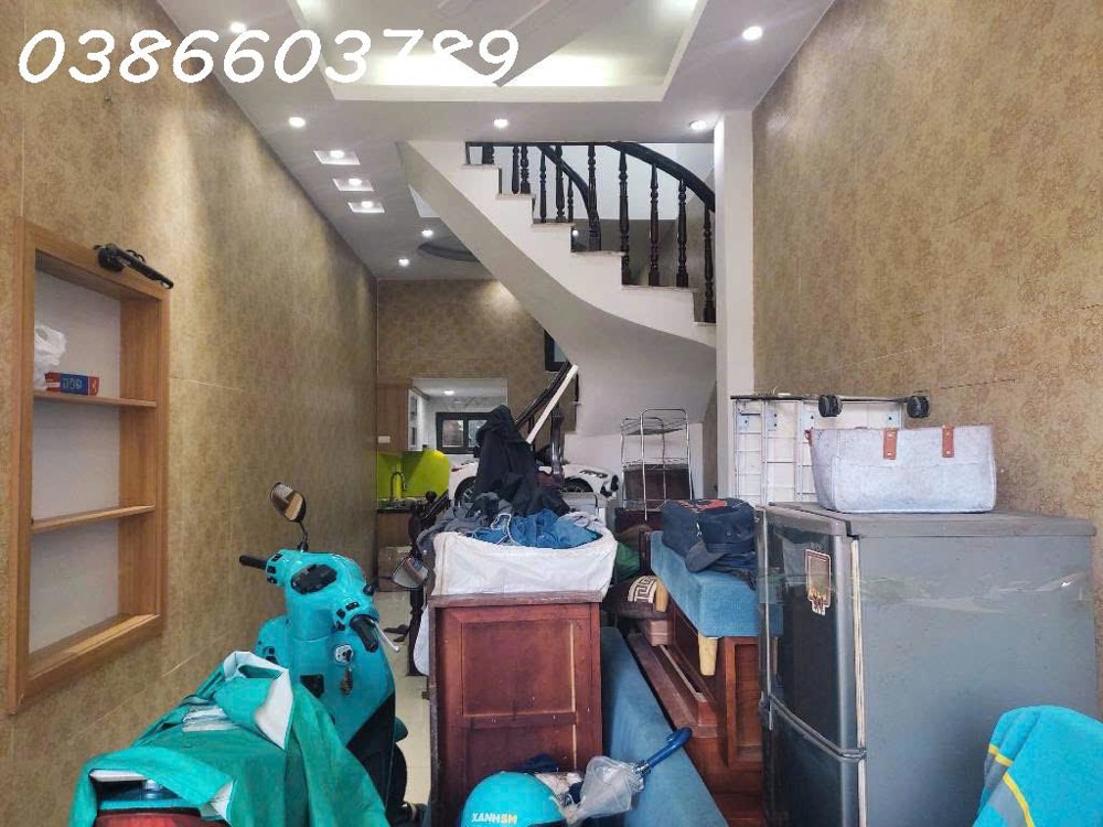 39m² – Mặt tiền 3.1m – Giá 6.4 Tỷ – Nhà Đẹp Dân Xây, Ngõ Thông, Ô Tô Đỗ Cửa – Ngọc Thụy, Long Biên