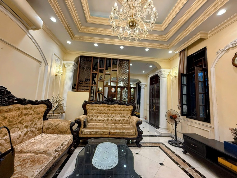 Biệt thự Tân cổ Hoàng Đạo Thành; Lô góc 95m*4 tầng*MT 6m; ô trô tránh. Nhỉnh 29 tỷ