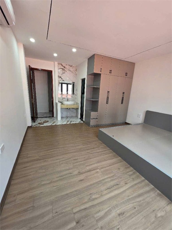 BÁN NHÀ THẠCH BÀN LONG BIÊN – VIEW ĐẸP – MẶT TIỀN RỘNG – GIÁ GIẬT MÌNH – 5 TẦNG THANG MÁY – 44M –