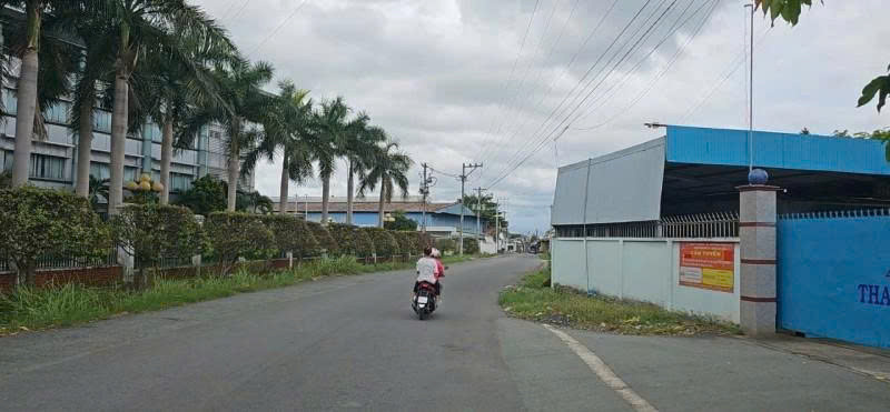 BÁN NHÀ XƯỞNG GIÁ RẺ 10.000M2 ĐƯỜNG DT - TÂN VĨNH HIỆP-TÂN UYÊN-BÌNH DƯƠNG.GIÁ 75 TỶ