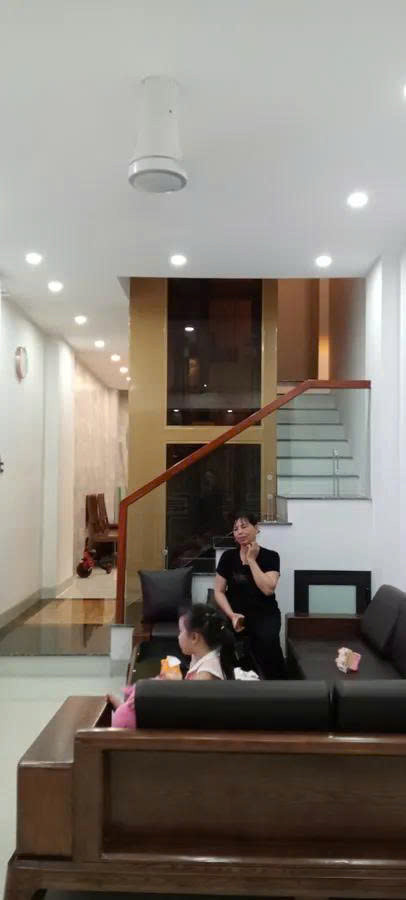 BÁN NHÀ NGÔ QUYỀN - HÀ ĐÔNG 48M X 5 TẦNG , MT 3.5M GIÁ 11.X TỶ - NHÀ ĐẸP - THANG MÁY ÊM RU - NGÕ Ô