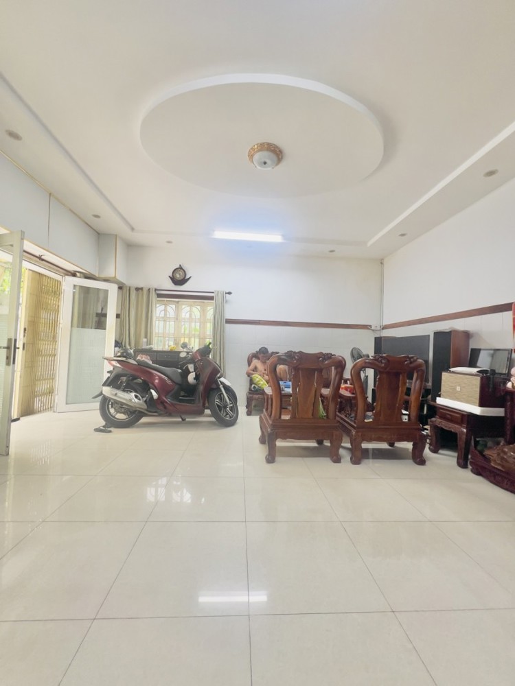Bán nhà Dương Đức Hiền, Tân Phú - 65m2, Ngang 6.12m - Hẻm 6m thông xe tải