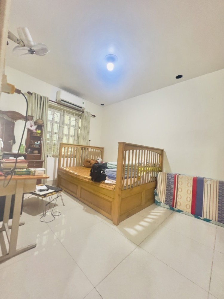 Bán nhà Dương Đức Hiền, Tân Phú - 65m2, Ngang 6.12m - Hẻm 6m thông xe tải