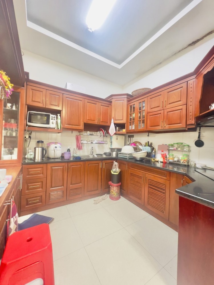 Bán nhà Dương Đức Hiền, Tân Phú - 65m2, Ngang 6.12m - Hẻm 6m thông xe tải