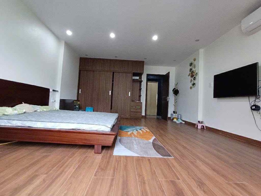 Bán nhà Tân Mai, quận Hoàng Mai 60m 7 tầng nhà mới cực đẹp thang máy, ô tô cất trong nhà, trước nhà