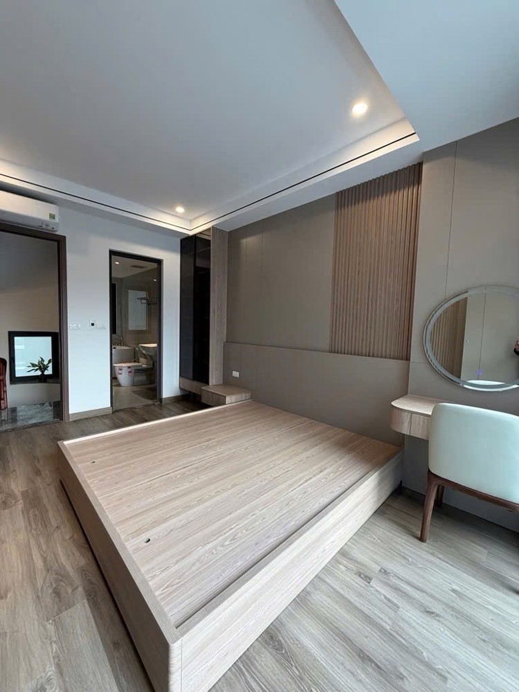 BÁN NHÀ BÁT KHÔI LONG BIÊN-OTO ĐỖ CỬA-MỚI TINH-35M- NHỈNH 6 TỶ(TL)