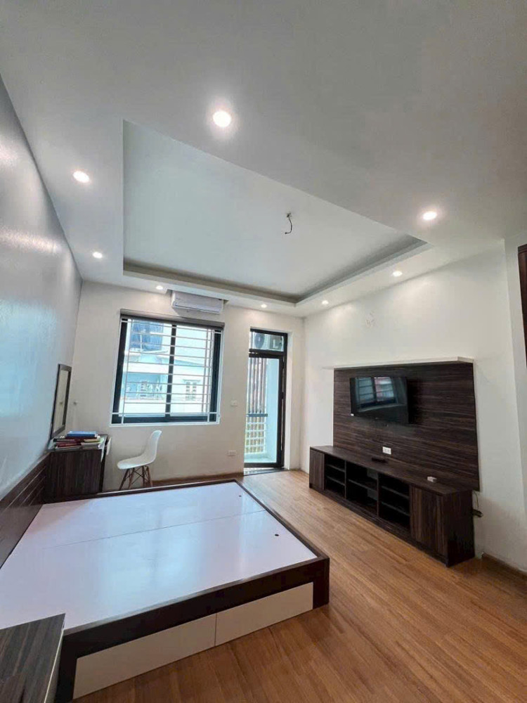 Bán nhà mặt chợ Phương Mai - Ngõ Ô tô kinh doanh sầm uất - Thông các ngả - 5 tầng Ô chờ thang máy
