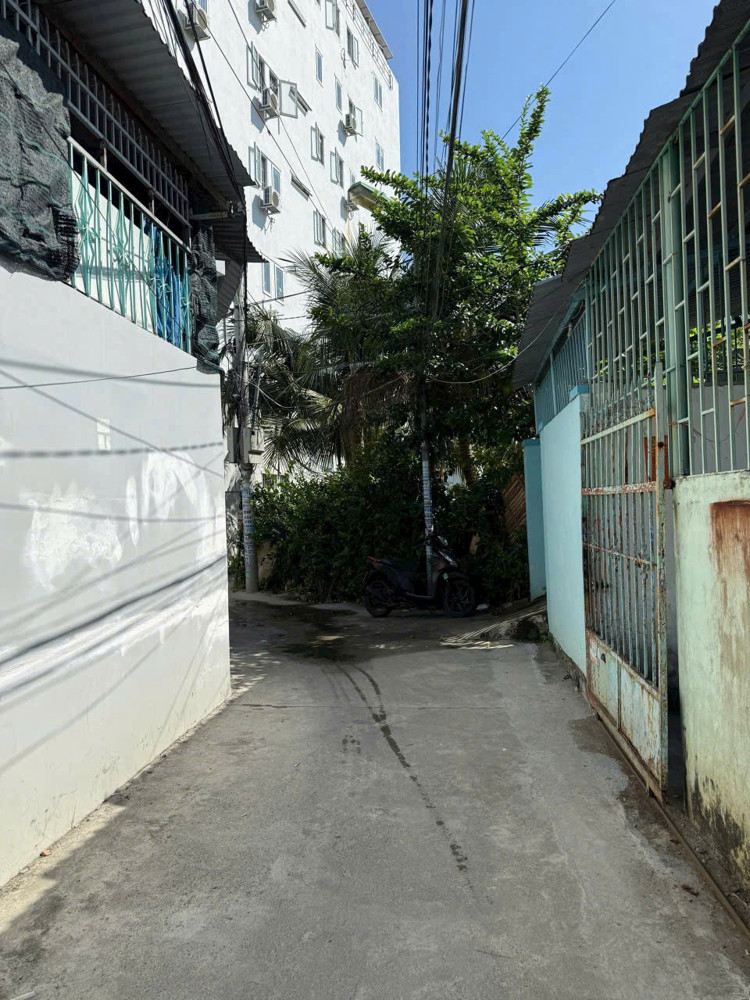 Bán Lô đất diện tích 95m², mặt tiền rộng 5.3m.
Nằm trong hẻm đường Gò Găng
giá 3.25 tỷ đồng lh e