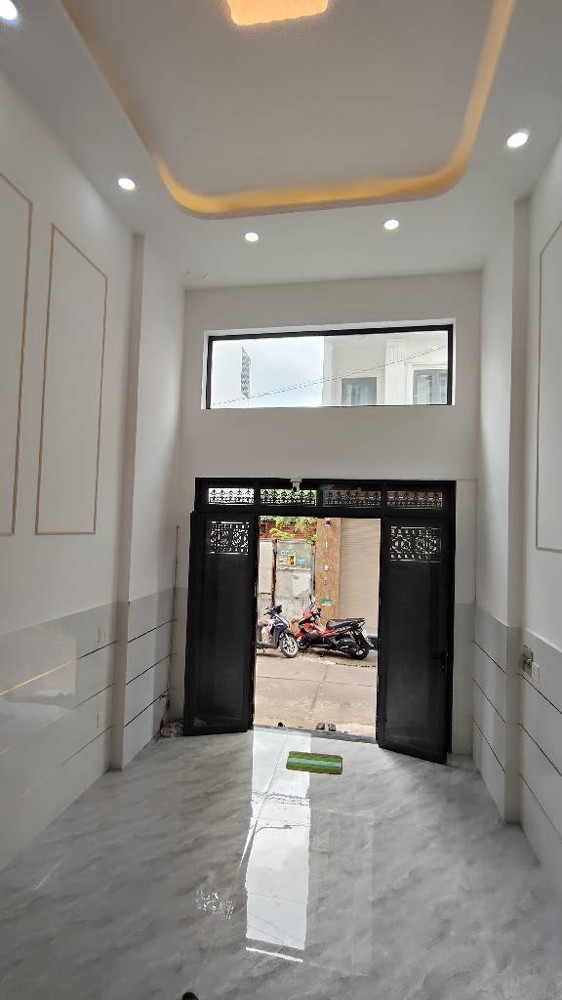 Tiếp tục lên siêu phẩm nhà 5 tầng nằm trong ngõ thông tại đường TL422B với mức giá cực kì bình dân