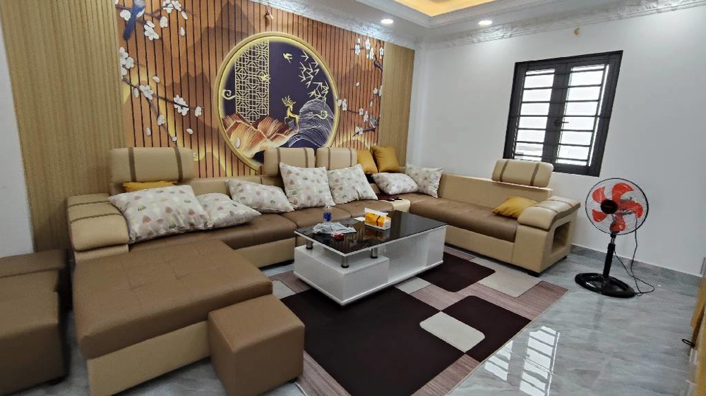 Tiếp tục lên siêu phẩm nhà 5 tầng nằm trong ngõ thông tại đường TL422B với mức giá cực kì bình dân