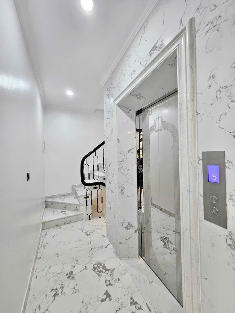 NHÀ MỚI 6 TẦNG THANG MÁY - TRUNG TÂM BỒ ĐỀ LONG BIÊN