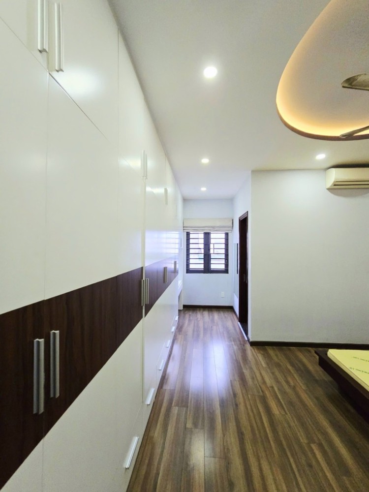 Bán nhà 4 tầng, đường Số 13, Cát Lái, TP HCM. DT  5x21m, 105m2, 4PN, SH, giá 11.4 tỷ 