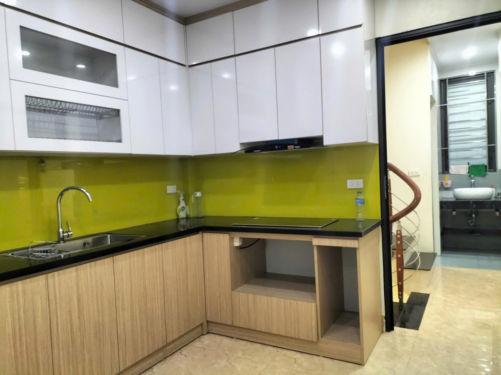 Bán nhà mặt đường QL1A Ngọc Hồi - khu vực Thanh Trì.5 tầng 32m2 10.3 tỉ