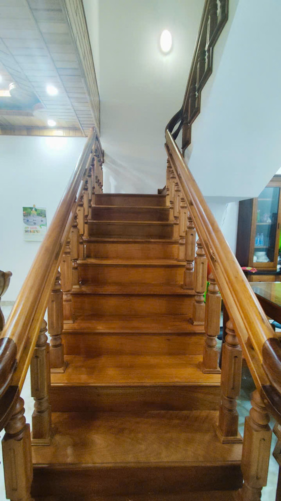 🏡Bán nhà 3 tầng , nội thất gỗ 90% đẹp gần KDT Vính Điềm Trung- chỉ cần xách Vali vào ở luôn 🏡
