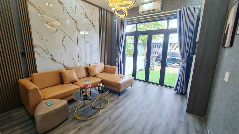 Nhà phố KCN Phước Đông SỔ SẴN SANG TÊN NGAY  Vy KAH
