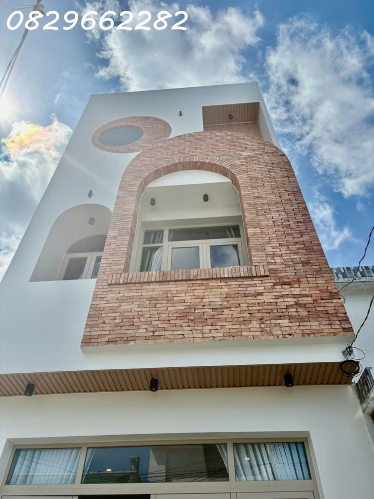 Bán Nhà Mới 100% 1 trệt 2 lầu tại Sa Đéc, tiện ích gần chợ, siêu thị, trường học