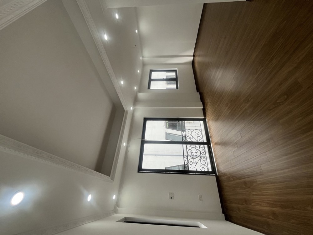 DUY NHẤT CĂN NHÀ PHÂN LÔ THANG MÁY- VIEW HỒ TÂY-DÒNG TIỀN ĐỈNH_ 7 TẦNG - 38M2-13,5 TỶ