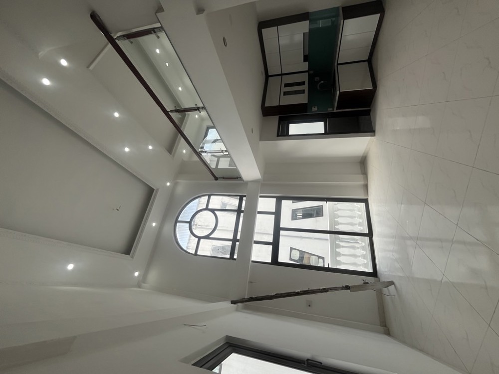 DUY NHẤT CĂN NHÀ PHÂN LÔ THANG MÁY- VIEW HỒ TÂY-DÒNG TIỀN ĐỈNH_ 7 TẦNG - 38M2-13,5 TỶ