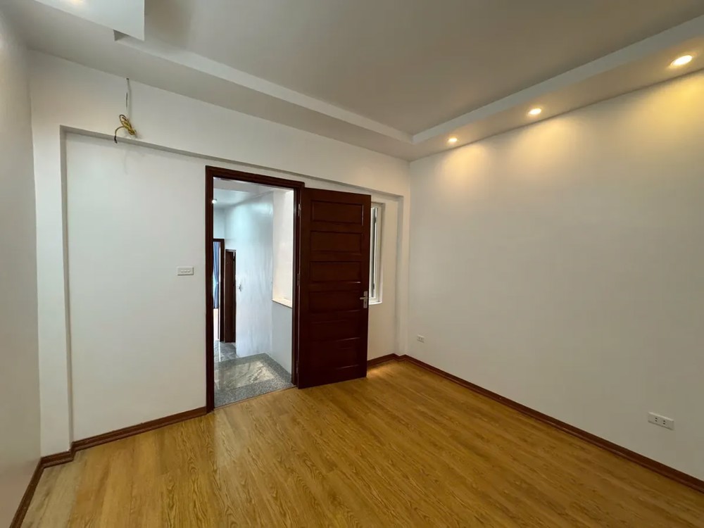 NHÀ 5 TẦNG PHỐ THƯỢNG THANH - LONG BIÊN 60M2 MT 3.5M  6.5 TỶ.THƯƠNG LƯỢNG NHẸ