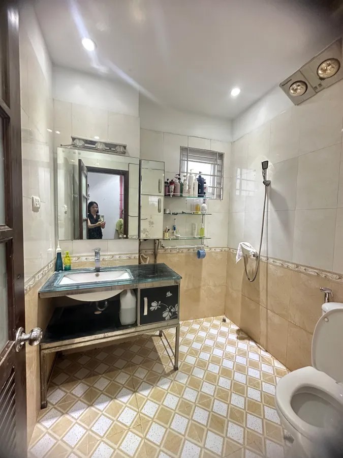 NHÀ MỚI- ĐẸP Phố Bùi Xương Trạch 30m2 X 6 Tầng MT 4.8m 7.3 tỷ Thanh Xuân Hà Nội