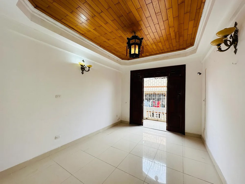BÁN NHÀ ĐẸP Ô TÔ ĐỖ CỬA Phố Khương Trung 60m2  4 Tầng,13.6 Tỷ Thanh Xuân Hà Nội