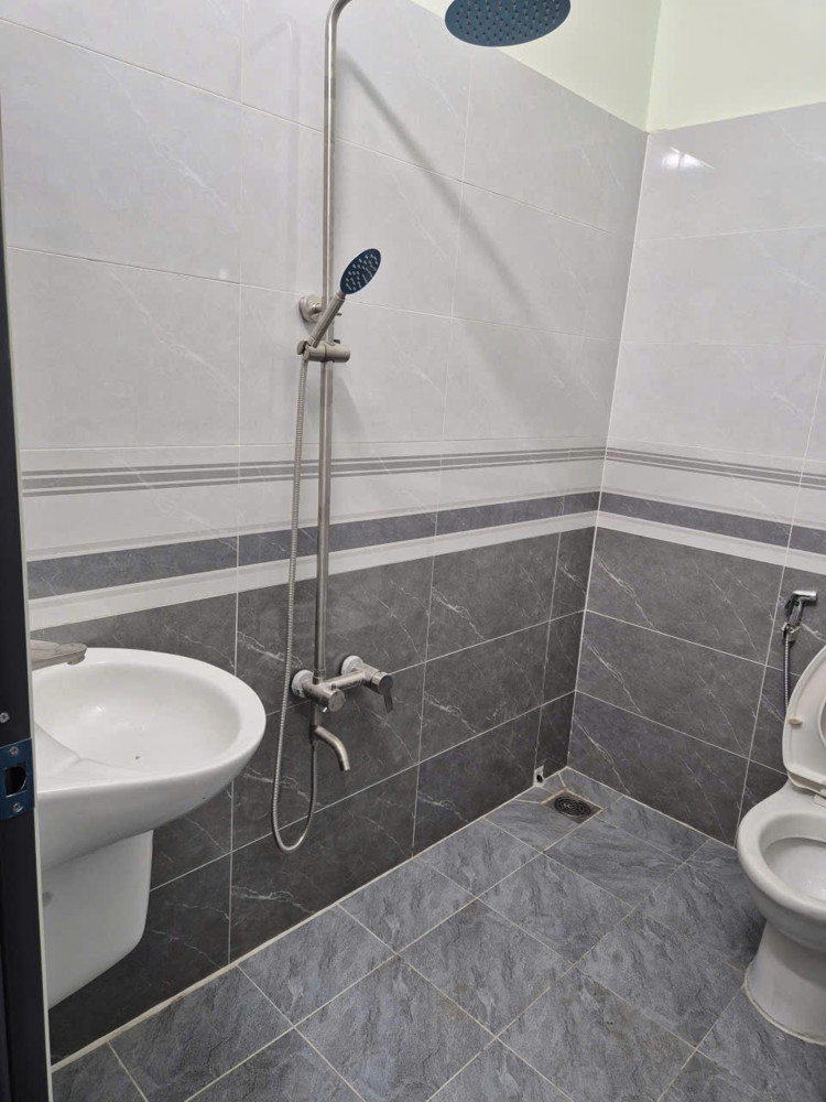 Bán nhà 2 Tầng MẶT TIỀN Kinh Doanh đa ngành nghề, giá chỉ bằng trong hẻm