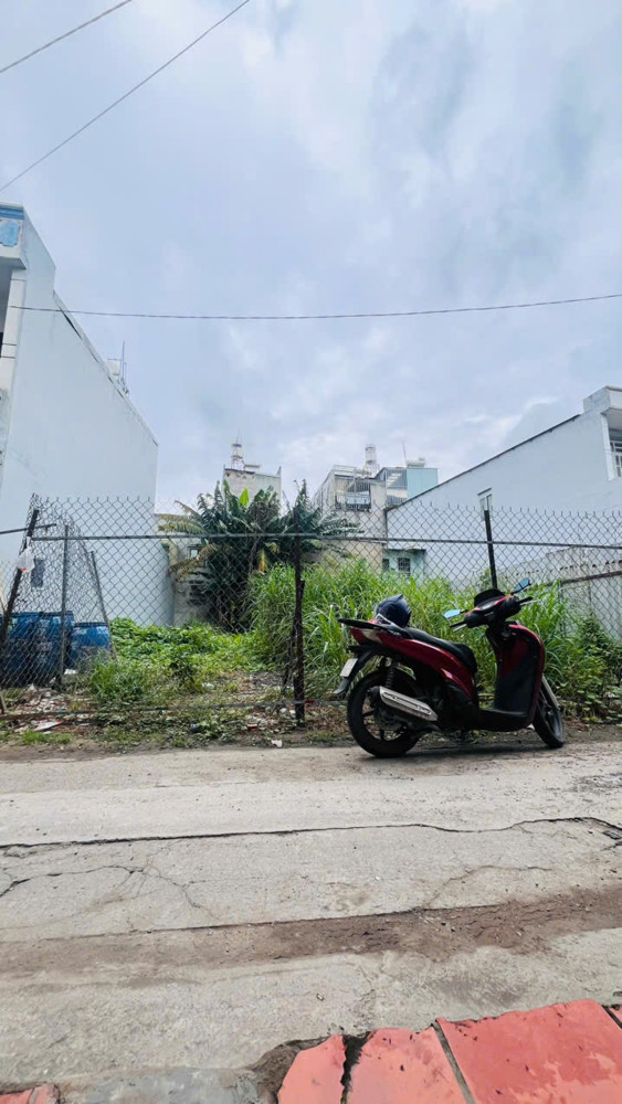 Bán 90M2 đất Đông Hòa,SHR đường xe tải thông,gần trường TH Đông Hòa C