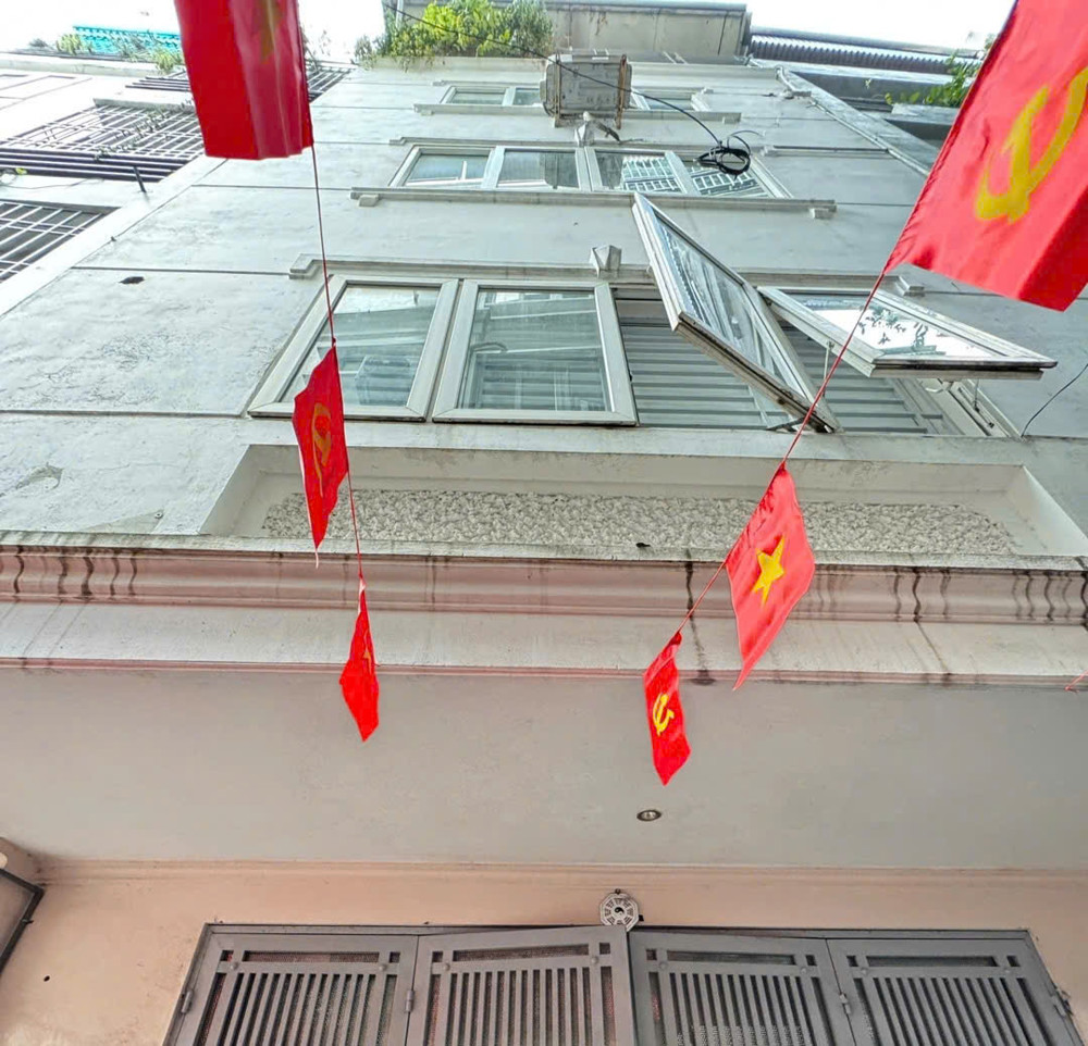 BÁN NHÀ PHỐ NGUYỄN KHÁNH TOÀN, NGÕ THÔNG Ô TÔ – 5 TẦNG, 54M2, 17.5 TỶ
