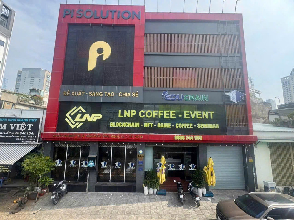 Quận 1 ! MẶT BẰNG ĐẸP LẮM ! CHO THUÊ TẦNG 1, 2, 3 và TRỆT , DT : 180 m2 ( mỗi tầng ) Tel :