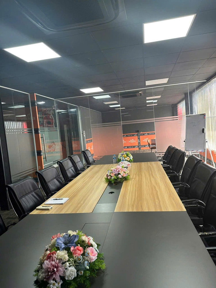 Quận 1 ! MẶT BẰNG ĐẸP LẮM ! CHO THUÊ TẦNG 1, 2, 3 và TRỆT , DT : 180 m2 ( mỗi tầng ) Tel :
