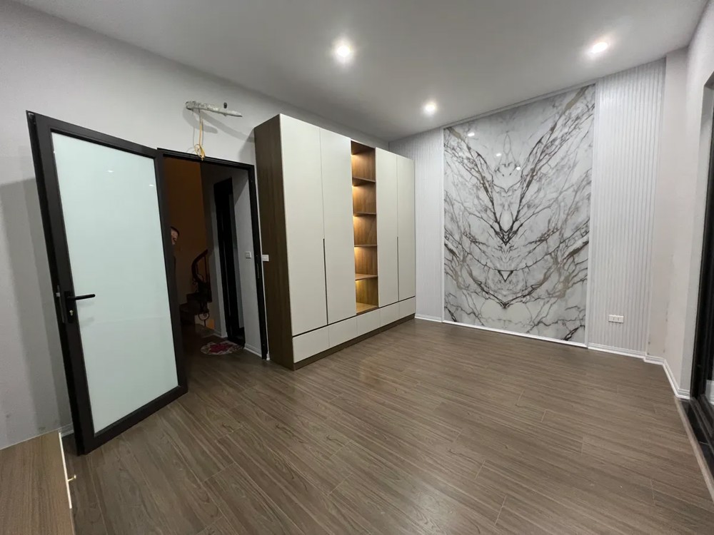 Vương Thừa Vữ 50m 6 tầng thang máy phân lô ô tô vào nhà cách phố 10m 16 tỷ 0986073333