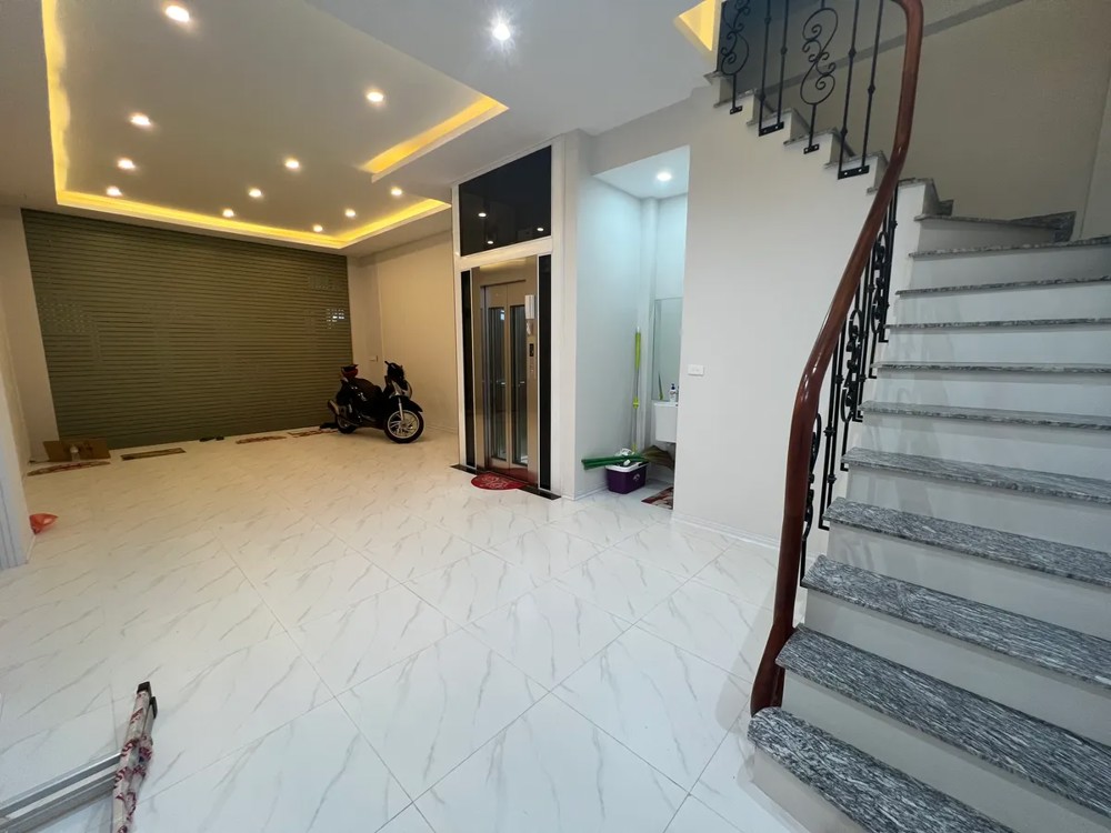 Vương Thừa Vữ 50m 6 tầng thang máy phân lô ô tô vào nhà cách phố 10m 16 tỷ 0986073333