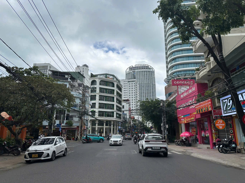 bán nhà 6 tầng mặt tiền nguyễn thị minh khai – cách biển 500m – đang cho thuê có dòng tiền ổn định