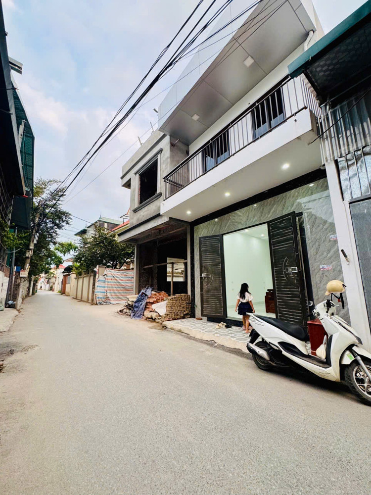 NHÀ ĐẸP - TRỤC TRÍNH KINH DOANH- ĐỨC THƯỢNG- HOÀI ĐỨC- HÀ NỘI.
DIỆN TÍCH ;63M NHÀ 2 TẦNG. SÁT CHỢ