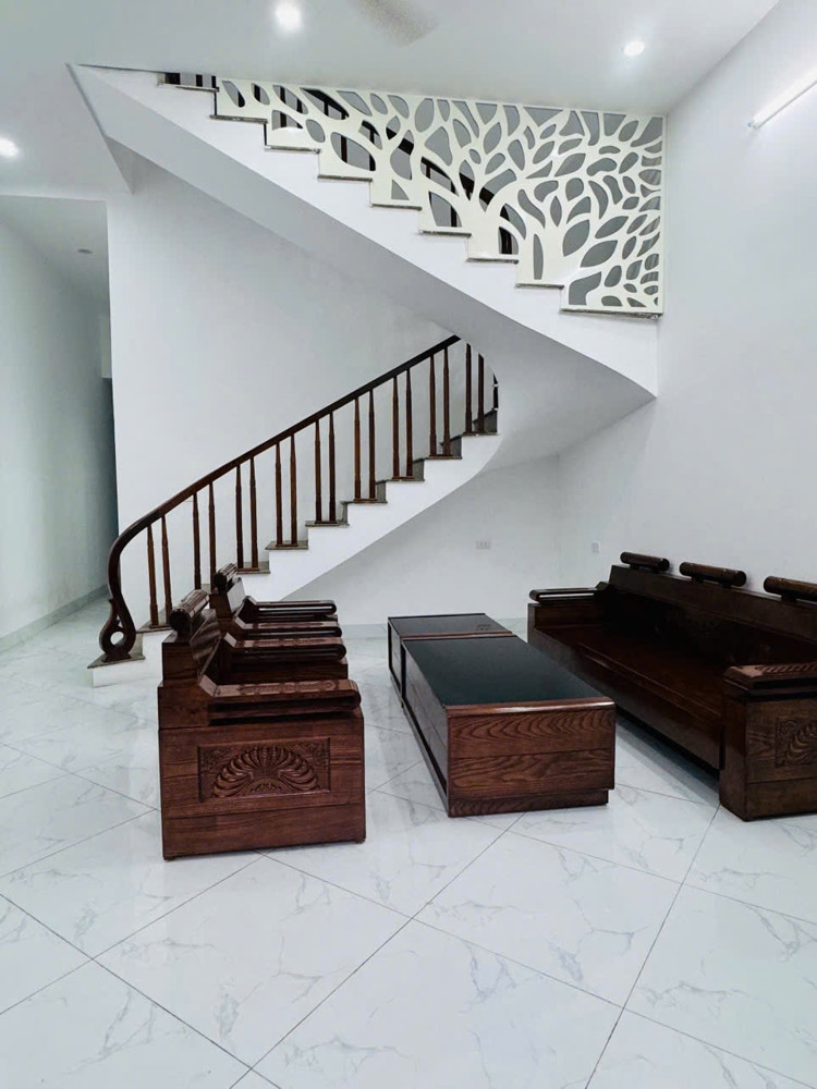NHÀ ĐẸP - TRỤC TRÍNH KINH DOANH- ĐỨC THƯỢNG- HOÀI ĐỨC- HÀ NỘI.
DIỆN TÍCH ;63M NHÀ 2 TẦNG. SÁT CHỢ