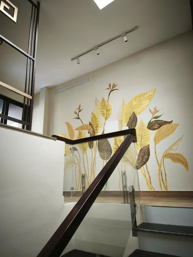 BAN NHÀ RIÊNG Ô TÔ ĐỖ CỬA PHỐ Nguyễn Văn Cừ 48 m2 X 5 Tầng MT 4.5 m,10.5 tỷ Long Biên Hà Nội