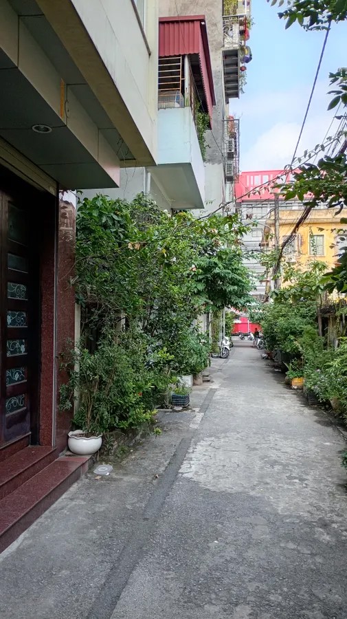 Bán nhà ngõ Ngọc Lâm, Long Biên, 49m2, 3 tầng, 2PN, sổ đỏ chính chủ. Giá 14.3 tỷ.KINH DOAMH- Ô TÔ