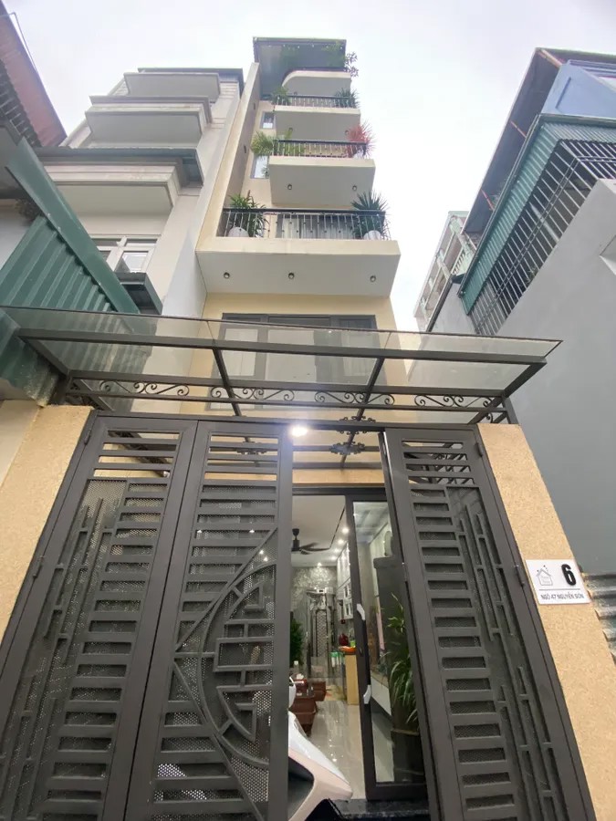 BÁN NHÀ MỚI PHỐ  Nguyễn Sơn 34/40 M2 X 6 Tầng 12.3 tỷ Long Biên Hà Nội