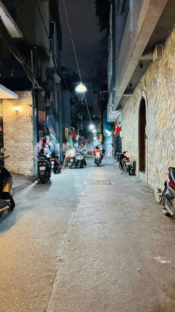 12 Tỷ: Bán Nhà 3 Mặt Tiền Phan Đình Phùng Phú Nhuận- Ngang Hơn 4M- Kinh Doanh Đỉnh. Vũ 0933910039