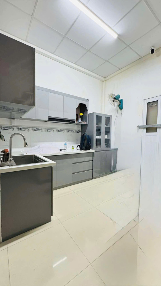 12 Tỷ: Bán Nhà 3 Mặt Tiền Phan Đình Phùng Phú Nhuận- Ngang Hơn 4M- Kinh Doanh Đỉnh. Vũ 0933910039