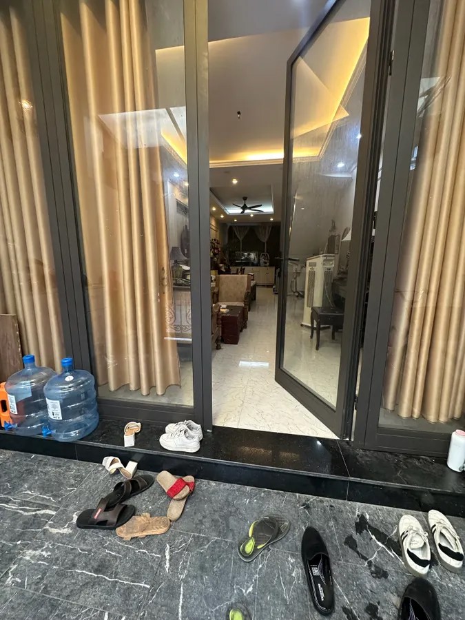 NHÀ MỚI- ĐẸP 5 TẦNG Phố Ngọc Thụy 61m2 mặt tiền 4.2m X 11.9 Tỷ Long Biên Hà Nội