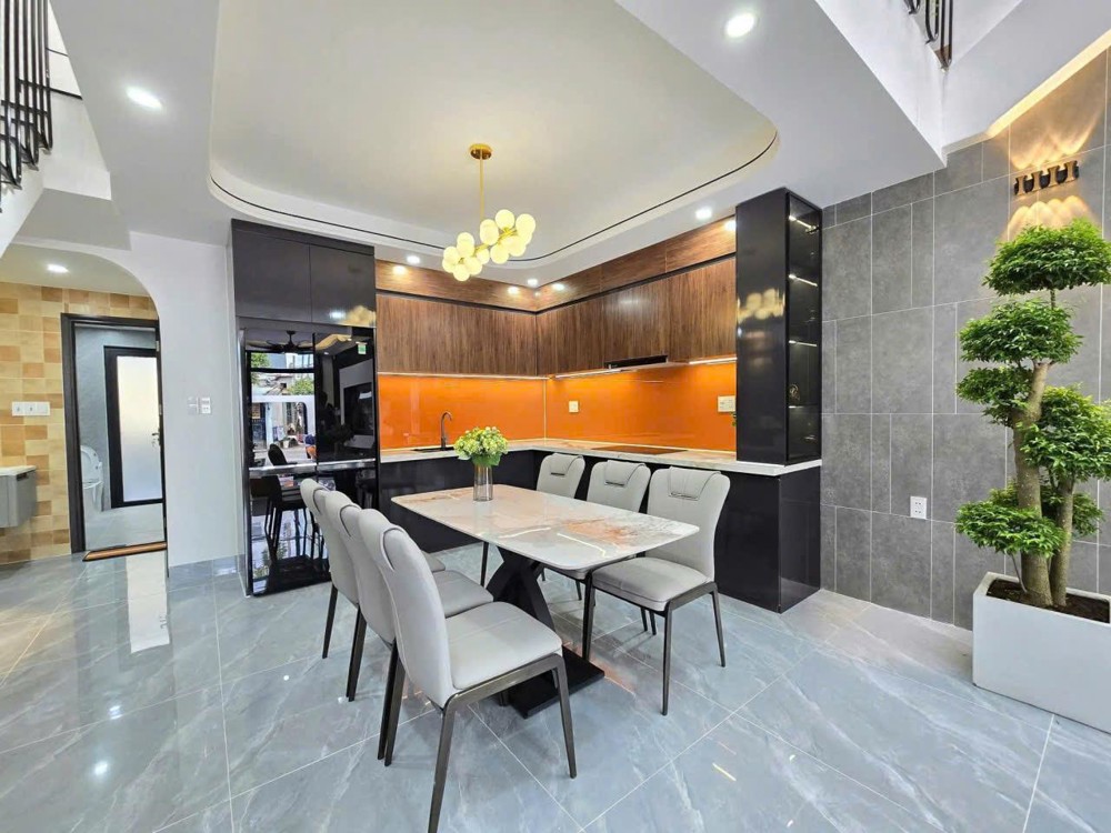1010 Nhà 3 Tầng Đường 2 mặt tiền - Gần Chợ Nguyễn Tri Phương -Nhà Đẹp - Hiện Đại - Giá Tốt